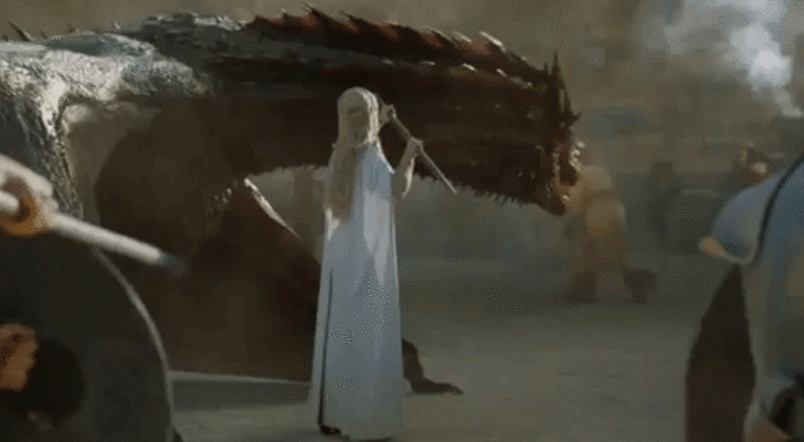 Drogon vuelve junto a Daenerys