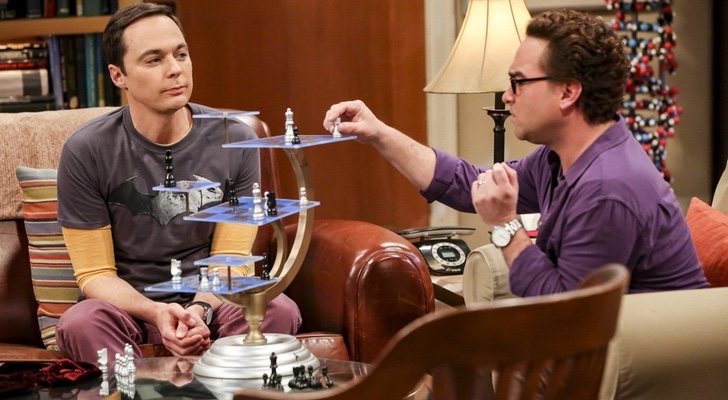 Jim Parsons y Johny Galecki juegan al ajedrez en la última temporada de 'The Big Bang Theory'