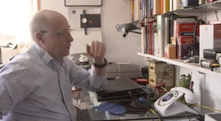 Ángel Hernández llama a Emergencias tras la muerte de su mujer