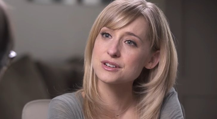 Allison Mack en una conversación con Keith Raniere, el líder de NXIVM