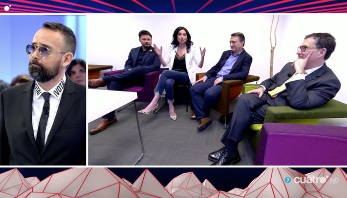 Marta Flich charló con los representantes autonómicos