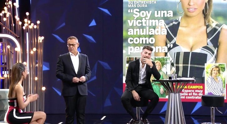 Alejandro Albalá y Sofia junto a Jordi González en el plató de 'GH Dúo'
