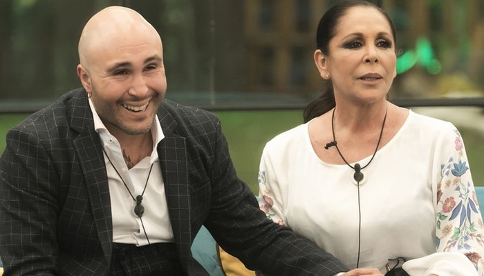  Isabel Pantoja junto a Kiko Rivera en 'GH Dúo'