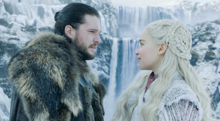 Jon Nieve y Daenerys Targaryen en el primer episodio de 'Juego de Tronos'