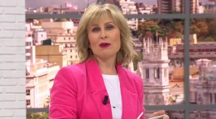 María Rey es sorprendida por un teléfono móvil en pleno directo en '120 minutos'