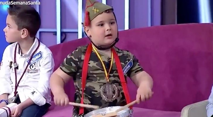 El niño legionario en 'Menuda noche'