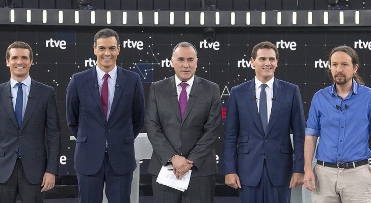 Xabier Fortes junto a los principales candidatos a la presidencia en &#39;El debate en RTVE&#39;