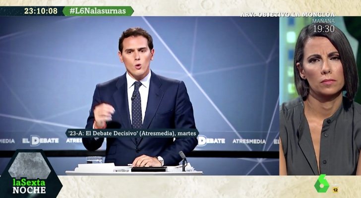 Ana Pastor observa desde 'laSexta Noche' la participación de los políticos en 'El debate decisivo' de Atresmedia