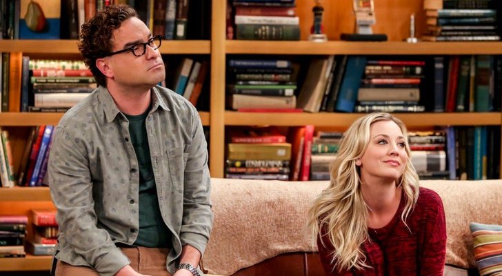 Johnny Galecki y Kaley Cuoco como Leonard y Penny de 'The Big Bang Theory'