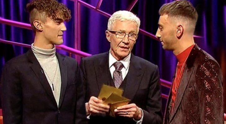 Jordan Shannon y Jesse Drew con el presentador de &#39;Blind Date&#39;, Paul O&#39;Grady