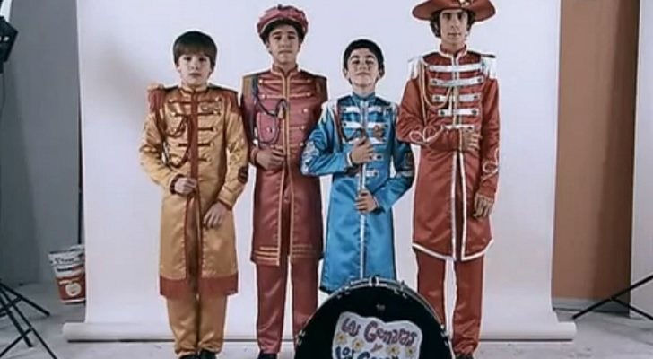 Carlitos y sus amigos en el episodio especial dedicado a la música en 'Cuéntame'
