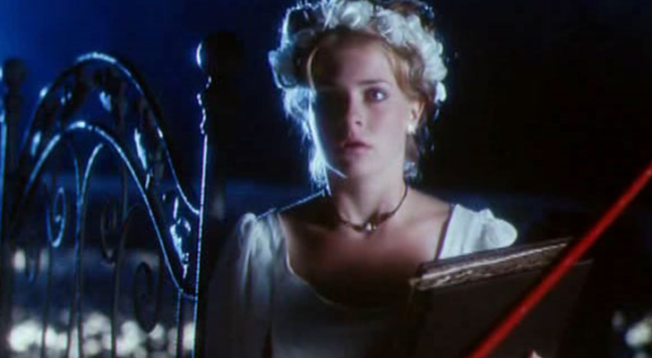 Sabrina descubre sus poderes en &quot;Sabrina, la bruja adolescente&quot;