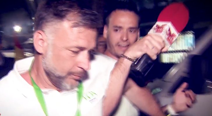 Un militante de Vox agrede a David Montero, reportero de &#39;Todo es mentira&#39;