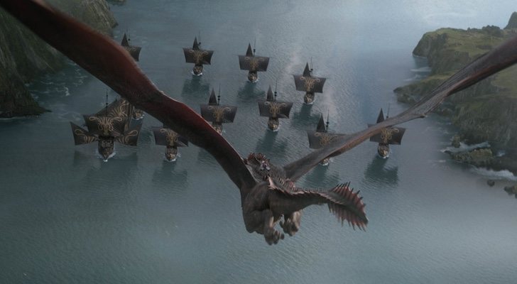 Drogon sobrevuela la flota enemiga en 'Juego de Tronos'