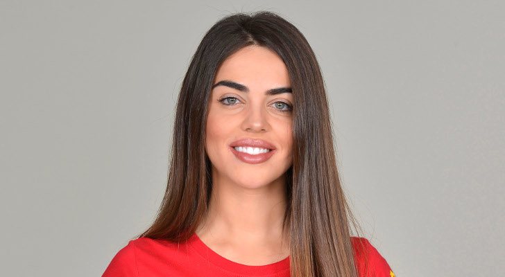 Violeta se salva de la expulsión