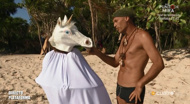 Miriam se disfraza de unicornio para reencontrarse con Carlos