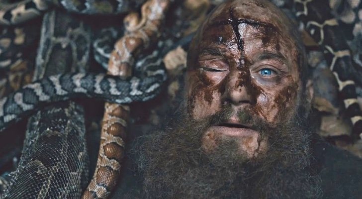 Travis Fimmel como Ragnar en la escena de su muerte en &#39;Vikings&#39;