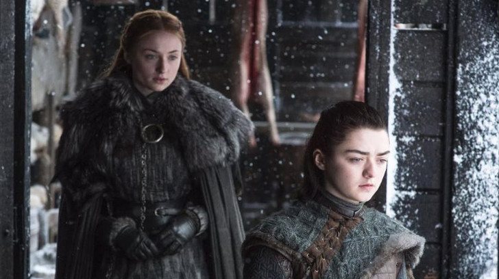 Sophie Turner y Maisie Williams