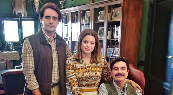 Llorenç González, Adriana Torrebejano y José Manuel Seda en el papel de Los Ordóñez en 'Amar es para siempre'