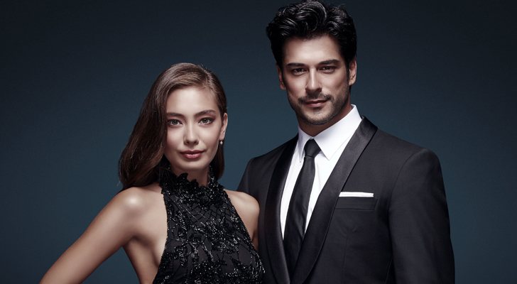 Neslihan Atagül y Burak Özçivit, protagonistas de 'Kara Sevda (Amor eterno)'