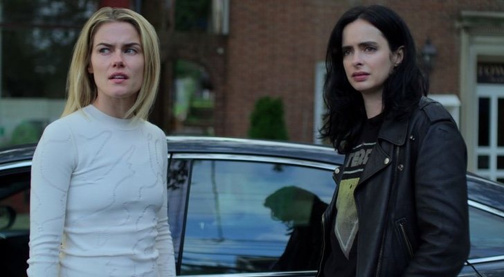 Krysten Ritter y Rachael Taylor como Jessica Jones y Patsy Walker, respectivamente