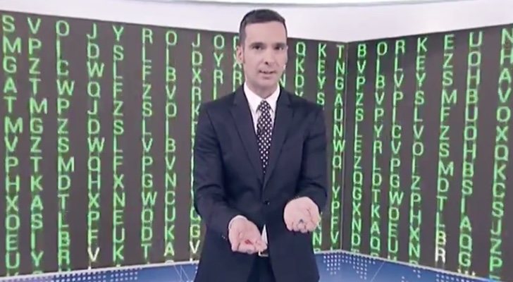 Lluís Guilera recrea &quot;Matrix&quot; desde el &#39;Telediario Fin de Semana&#39;