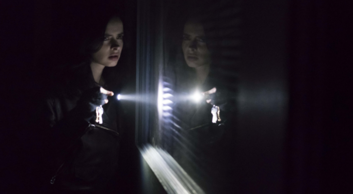 Krysten Ritter investiga a oscuras en la segunda temporada de 'Jessica Jones'
