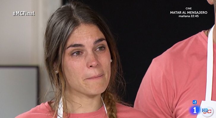 Aitana, emocionada en la final de 'MasterChef 7'