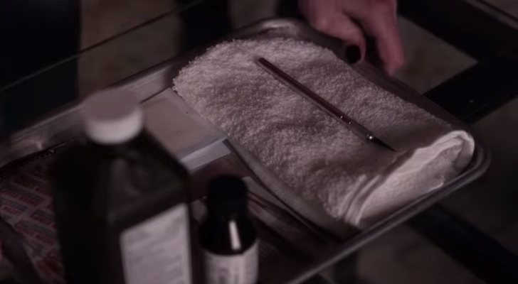 Las chicas se quitan ellas solas los chips en &#39;Pequeñas mentirosas&#39;