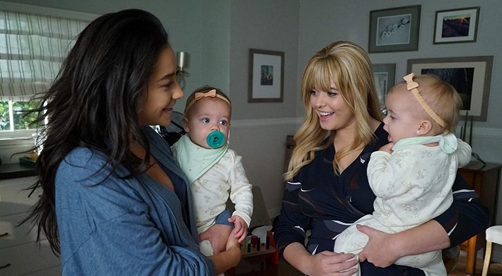 Alison y Emily con sus bebés en &#39;Pequeñas mentirosas&#39;