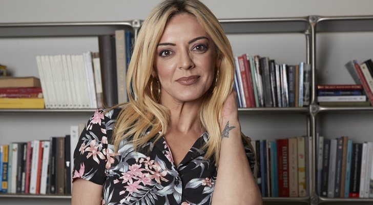 Merche en una imagen promocional de su single "Lo que me dé la gana"