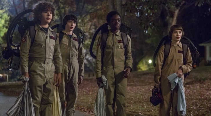 La pandilla disfrazada de Cazafantasmas en la segunda temporada