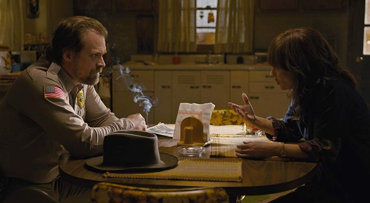 David Harbour y Winona Ryder en 'Stranger Things'