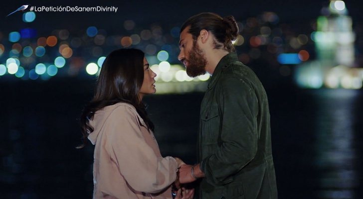 Can y Sanem, protagonistas de 'Erkenci Kus: Pájaro Soñador'