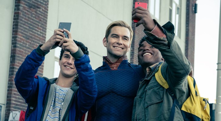 Homelander siempre tiene tiempo para selfies