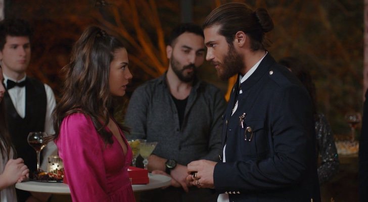 Sanem y Can en 'Erkenci Kus: Pájaro soñador'