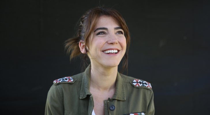 Gökçe Eyüboglu, la actriz que interpreta a Ceyda en 'Mujer (Kadin)'
