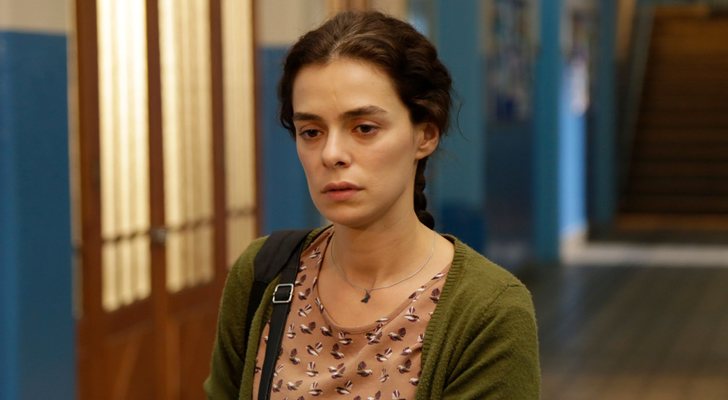 Özge Özpirinççi interpreta a Bahar en 'Mujer (Kadin)'