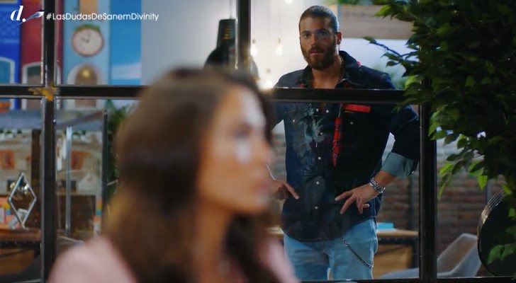 Can escucha a Sanem en &#39;Erkenci Kus: Pájaro soñador&#39;