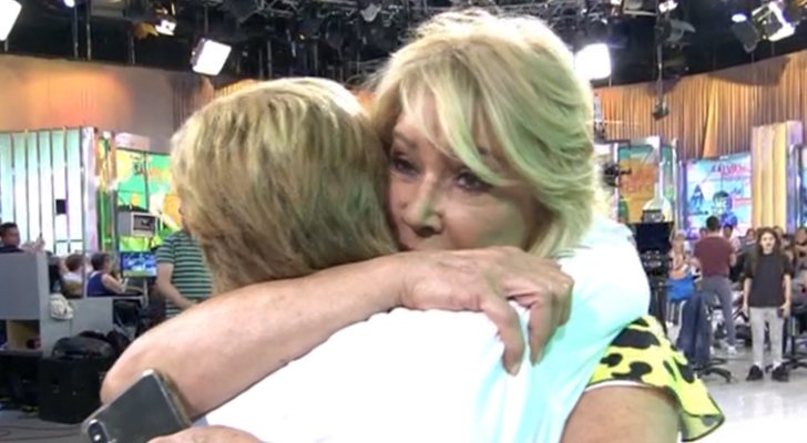 Chelo García-Cortés y Mila Ximénez se abrazan en 'Sálvame'