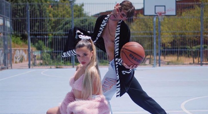 Lola Índigo y Don Patricio cantan juntos "Lola Bunny'