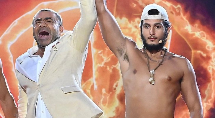 Jorge Javier Vázquez anunciando la victoria de Omar Montes en 'Supervivientes 2019'