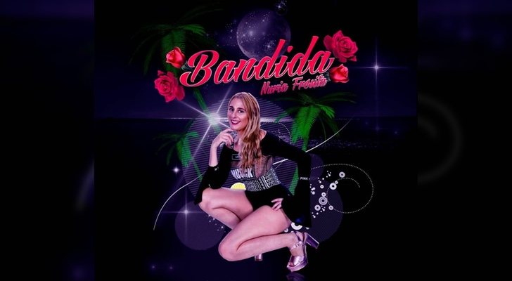Nuria Yáñez "Fresita" en la portada del single "Bandida"