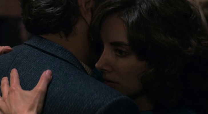 Ruth baila con Sam en la segunda temporada de 'GLOW'