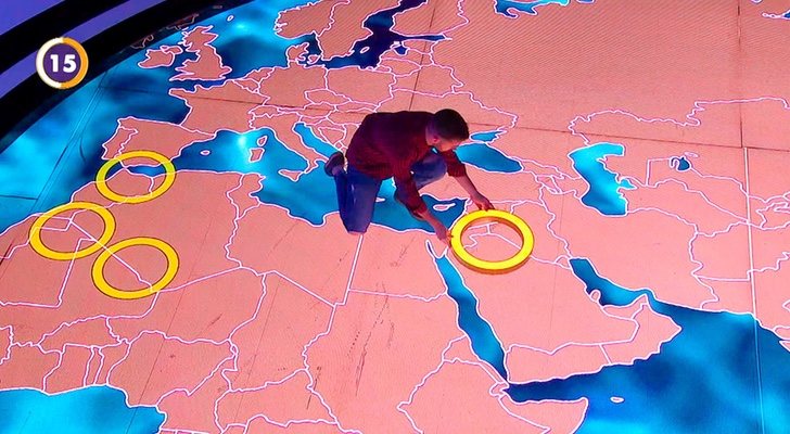 Un participante concursando en 'El juego de los anillos'