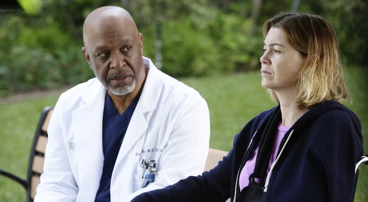 El doctor Richard Webber junto a Meredith en 'Anatomía de Grey'
