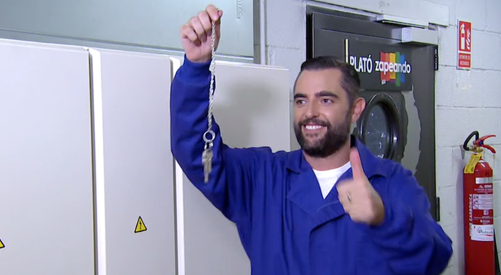 Dani Mateo cogiendo el relevo en 'Zapeando'