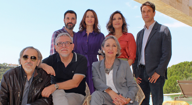 Reparto de 'El nudo' y Jordi Frades