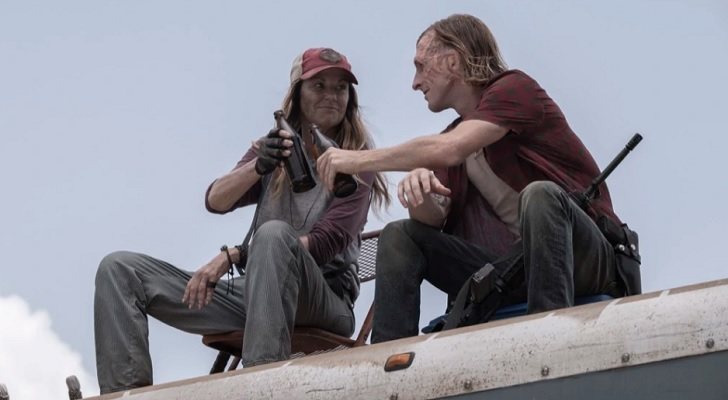 Sarah y Dwight en 'Fear The Walking Dead'
