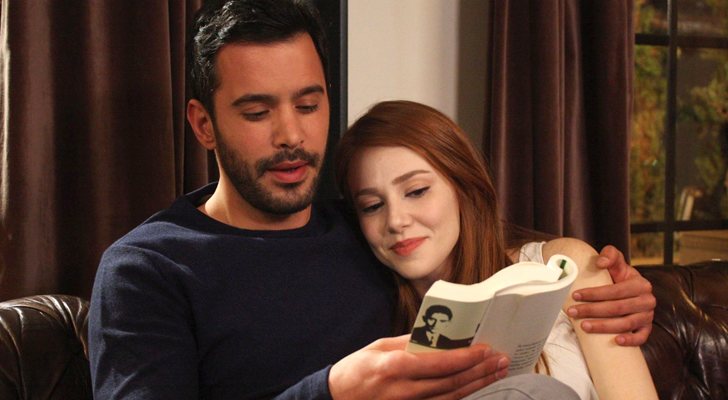 Baris Arduç y Elçin Sangu, actores protagonistas de 'Te alquilo mi amor'